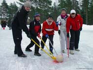 Kuva 22.2.2009: Vihtijärven kyläyhdistyksen
jääsählyjoukkue